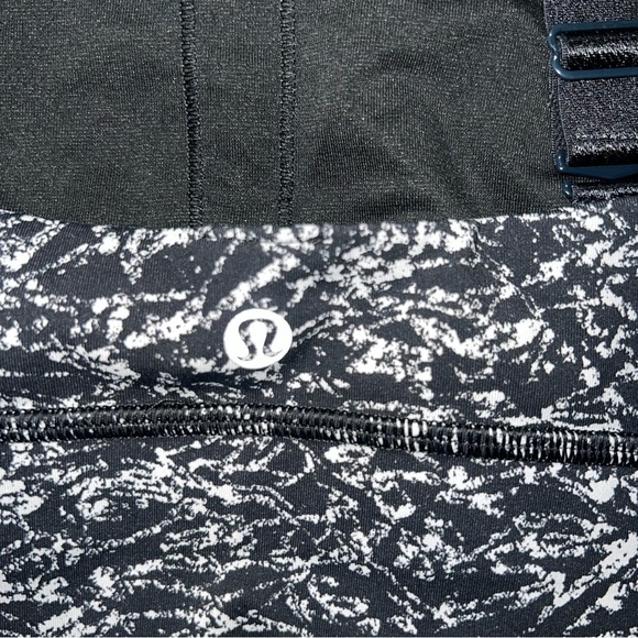 Lululemon Both Ways Bra Iced Wave White Black size 6 - Picture 7 of 8